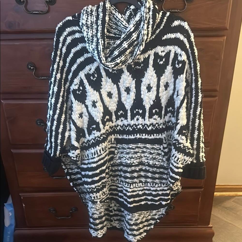 Free People Chic Black and White Knit Poncho/sweater